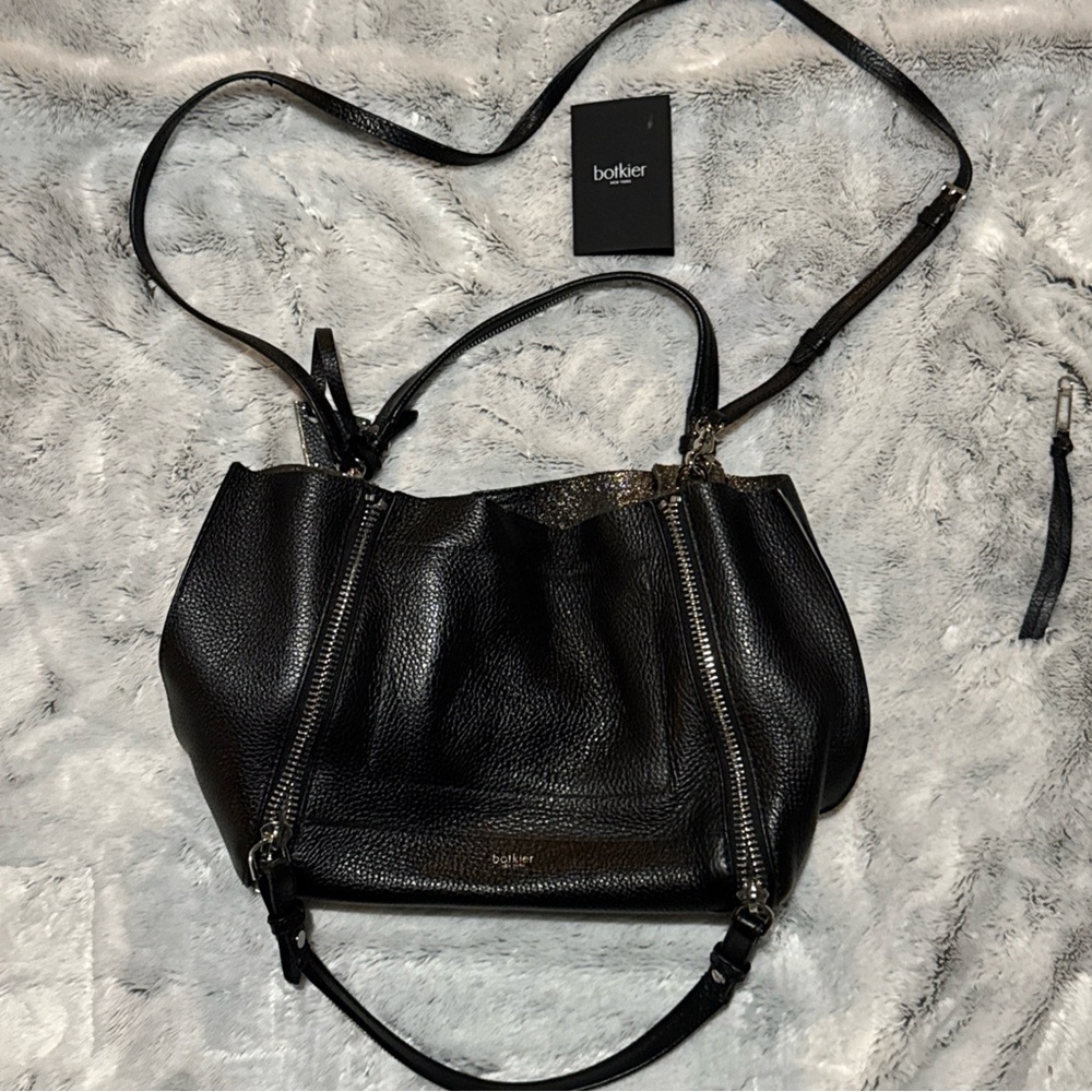 Botkier black soft leather shoulder bag with silver-tone zipper detail chic new